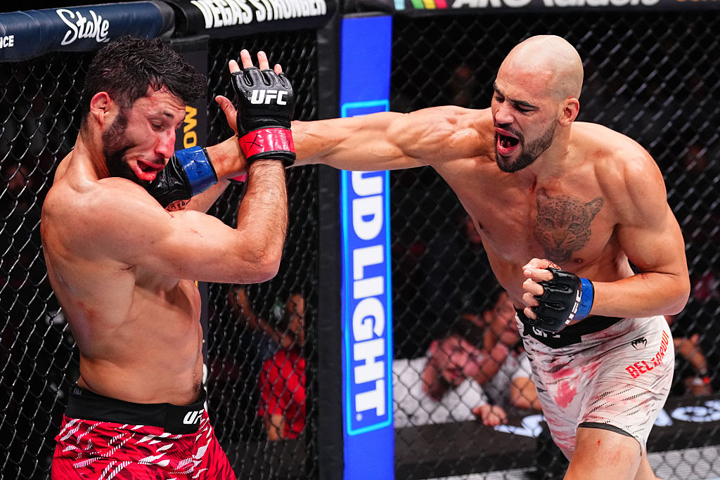 Yousri Belgaroui wint van Azamat Bekoev tijdens UFC Fight Night Vancouver